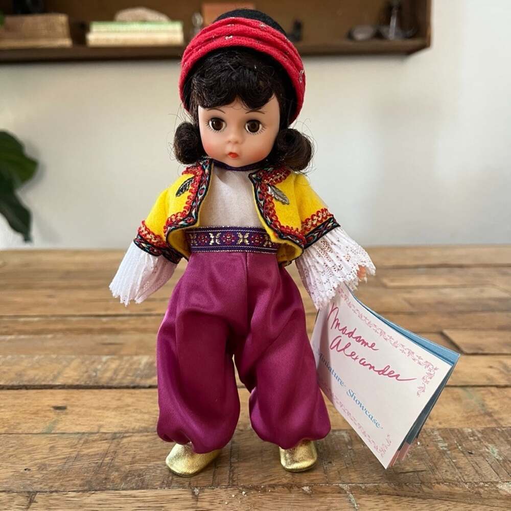 Madame Alexander "Anatolia" Doll #524 International Series 1960s New In Box